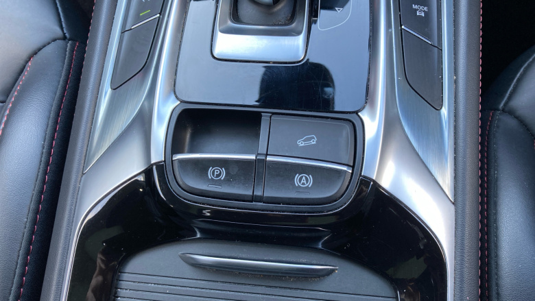 MG Hs 1.5 T-GDI Exclusive 5dr DCT Petrol Hatchback